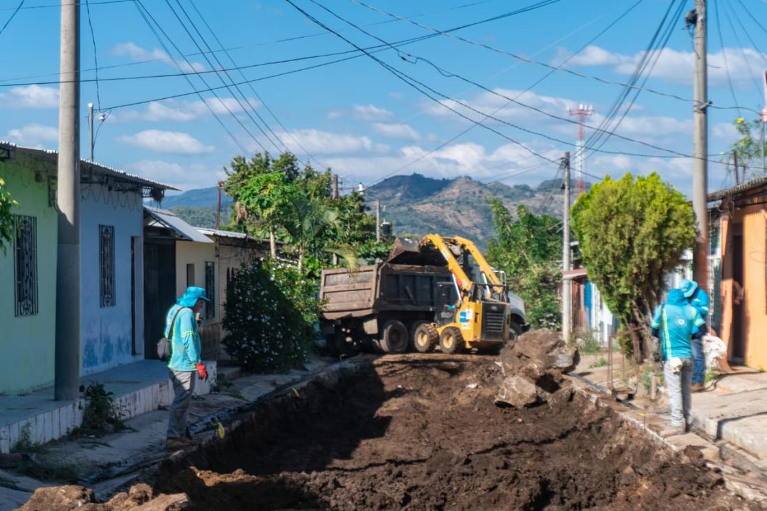 plan-nacional-de-bacheo-renueva-la-red-vial-urbana-de-chalchuapa